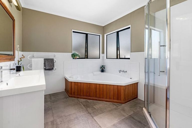 Photo of property in 43 Thelma Place, Lynmore, Rotorua, 3010