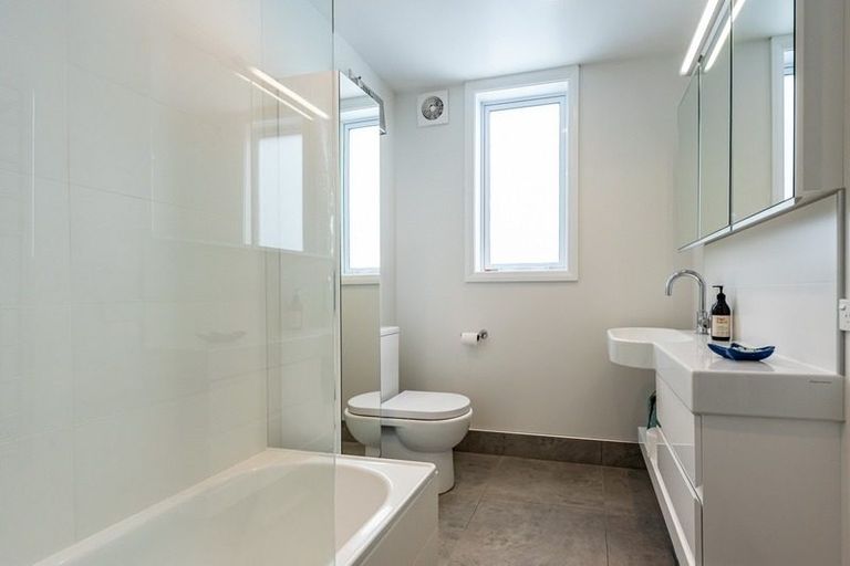 Photo of property in 73 Overtoun Terrace, Hataitai, Wellington, 6021