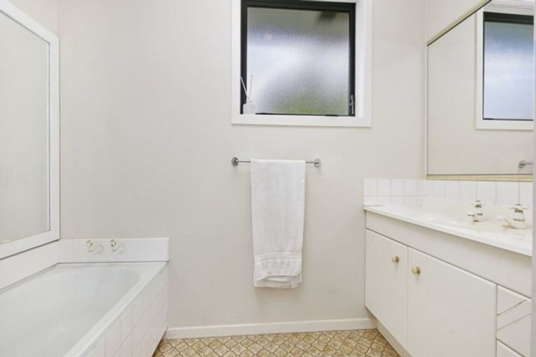 Photo of property in 143 Springs Road, Hornby, Christchurch, 8042