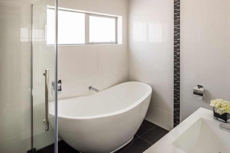 Photo of property in 202 Westchester Drive, Churton Park, Wellington, 6037