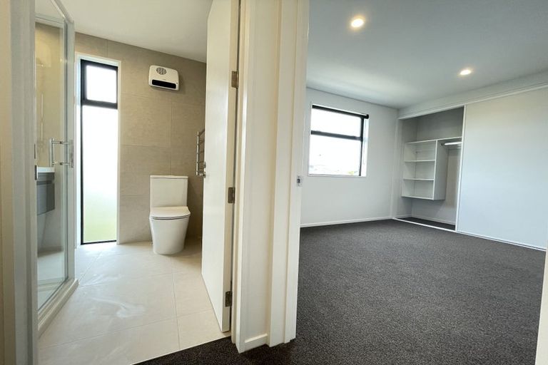 Photo of property in 12 Mohua Lane, Upper Riccarton, Christchurch, 8041