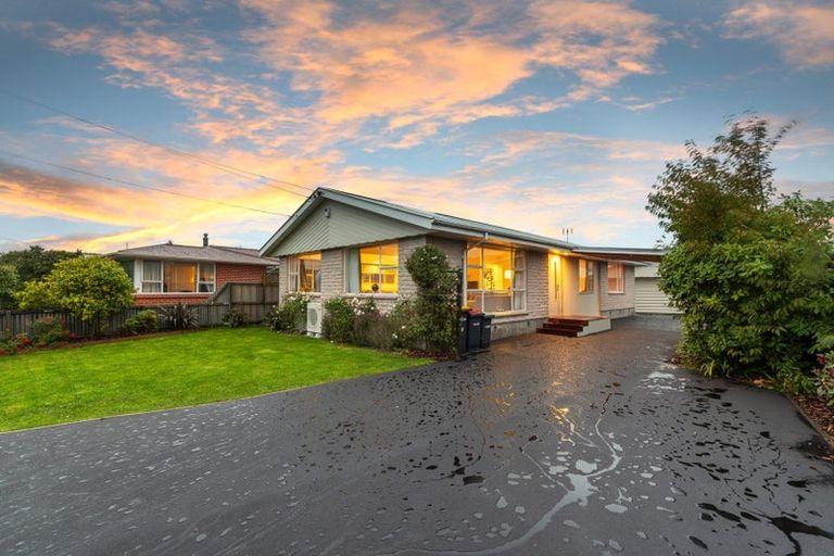 Photo of property in 62 Daniels Road, Redwood, Christchurch, 8051