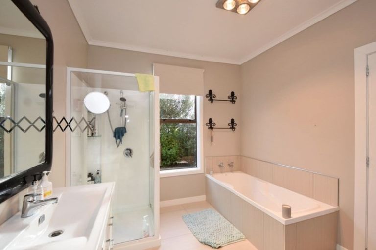 Photo of property in 148 Longwood Road, Longwood, Riverton, 9881