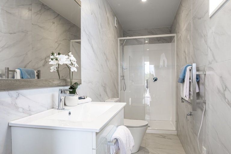 Photo of property in 64 Lemnos Place, Titirangi, Auckland, 0604