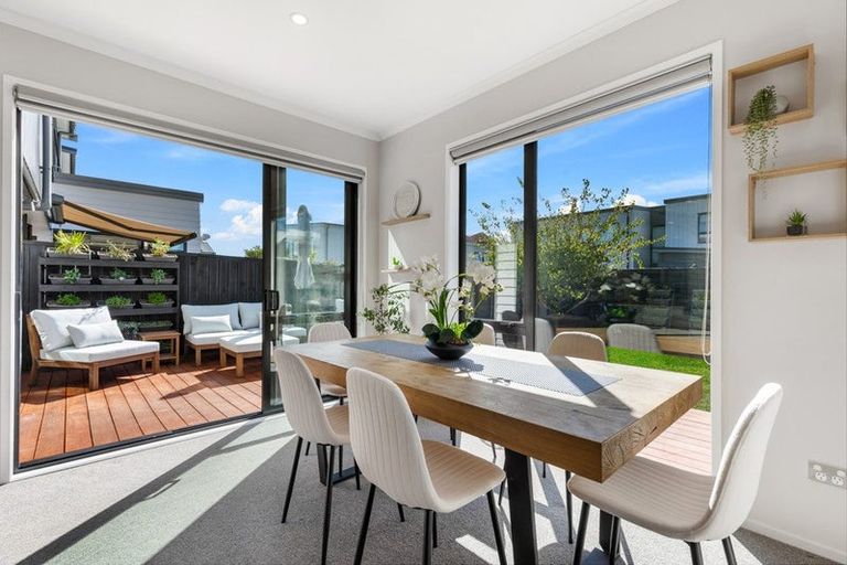 Photo of property in 21 Ian Morrison Road, Hobsonville, Auckland, 0616