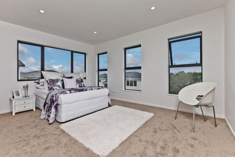 Photo of property in 18 Spyglass Street, Red Beach, 0932