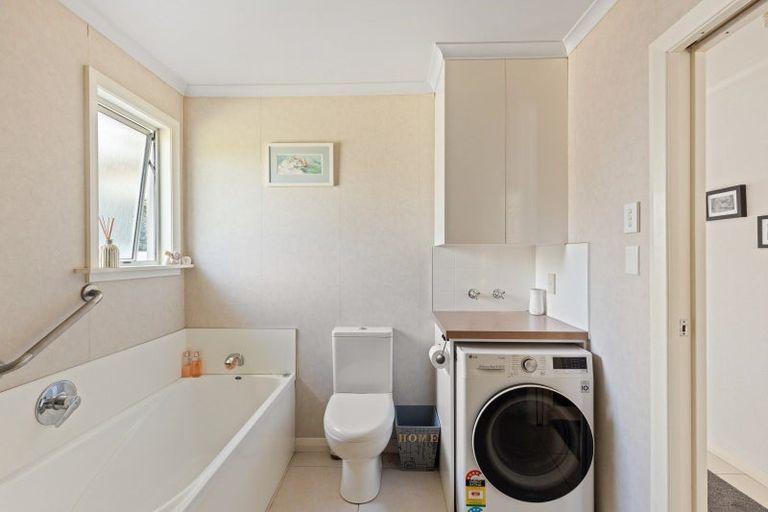 Photo of property in 8 Lismore Street, Strandon, New Plymouth, 4312