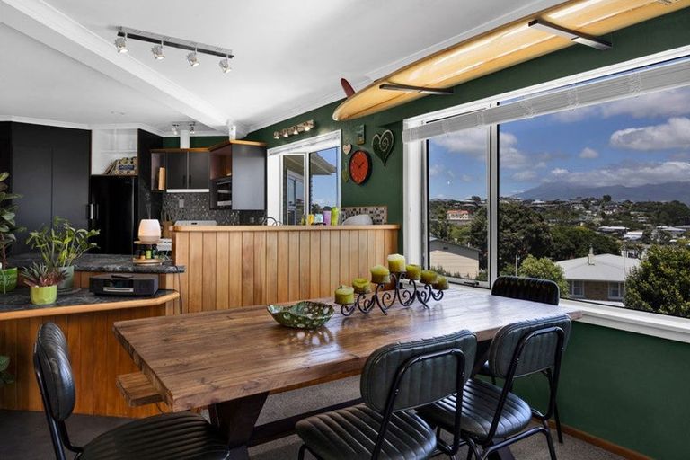 Photo of property in 5 Scott Street, Moturoa, New Plymouth, 4310
