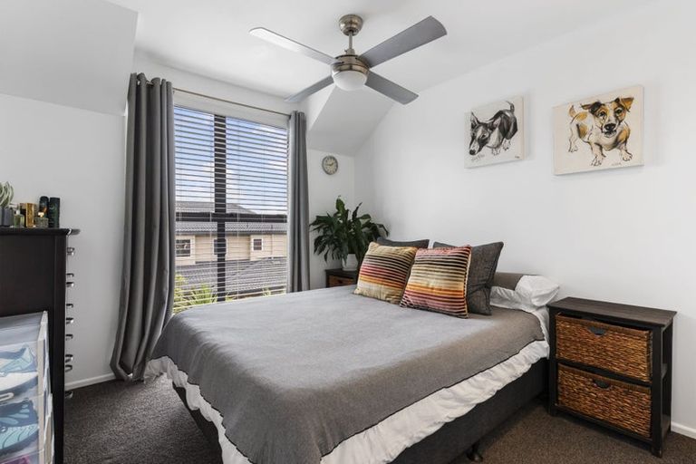 Photo of property in 2/19 Chiania Place, Somerville, Auckland, 2014