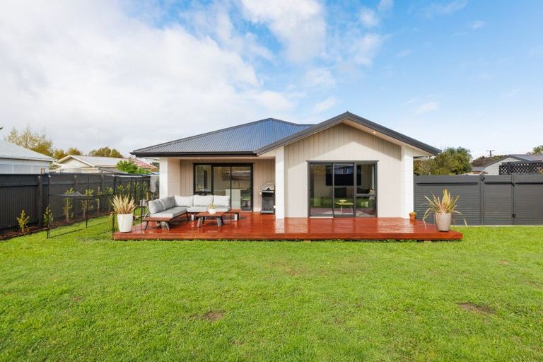 Photo of property in 7b Terrace Street, Marton, 4710