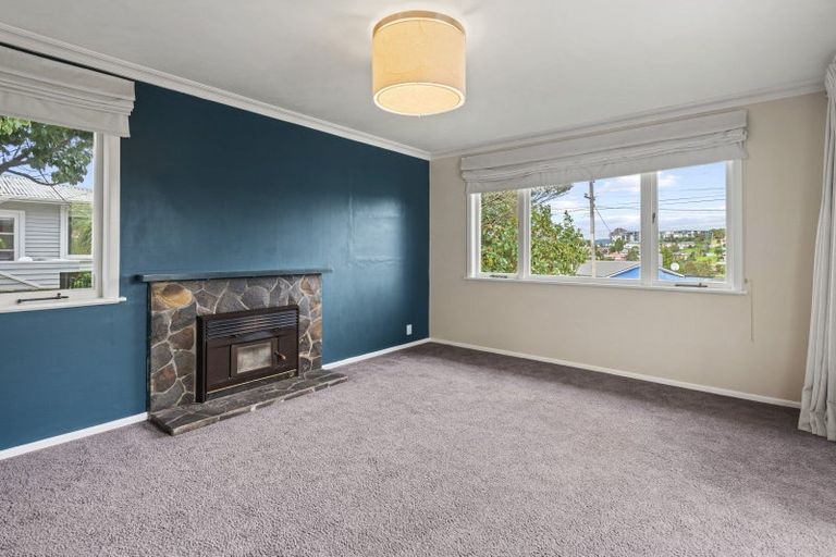 Photo of property in 60 Kingswood Road, Brookfield, Tauranga, 3110