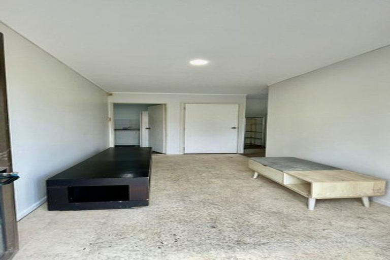 Photo of property in 2/62 Hillcrest Road, Papatoetoe, Auckland, 2025
