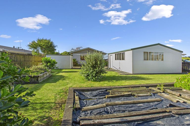Photo of property in 24 Riverview Road, Huntly, 3700