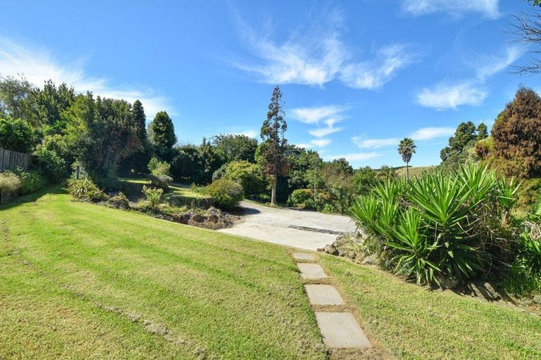 Photo of property in 33 Waikite Road, Welcome Bay, Tauranga, 3112