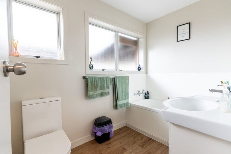 Photo of property in 15 Poaka Avenue, Dinsdale, Hamilton, 3204