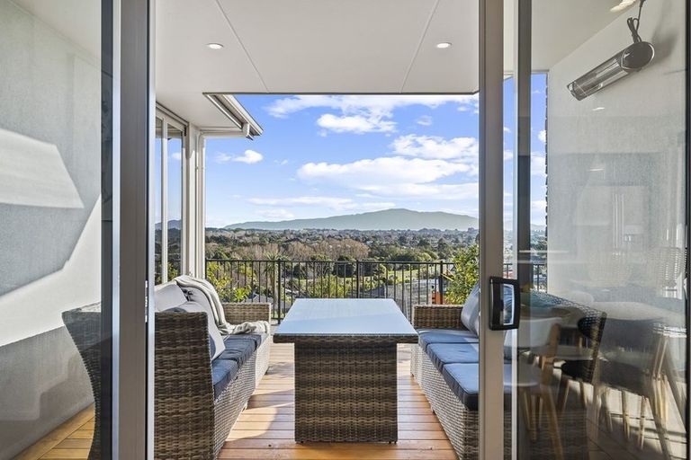 Photo of property in 99 Kakariki Grove, Waikanae, 5036