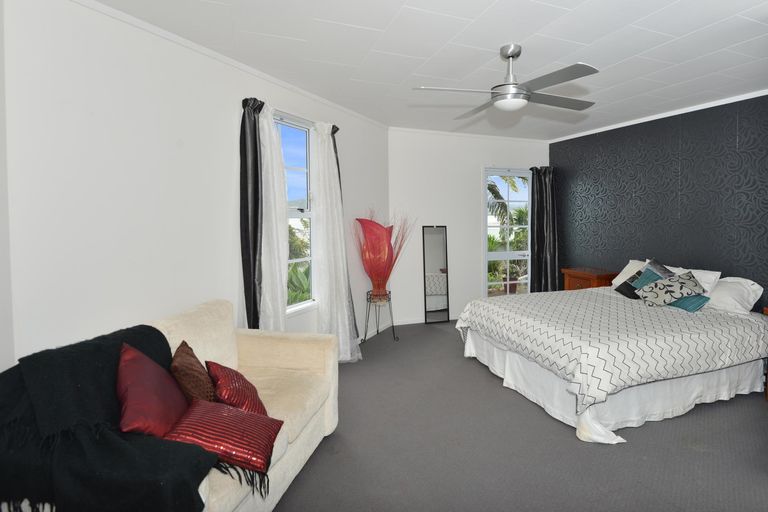 Photo of property in 2 Kaiwaka Road, Onerahi, Whangarei, 0110