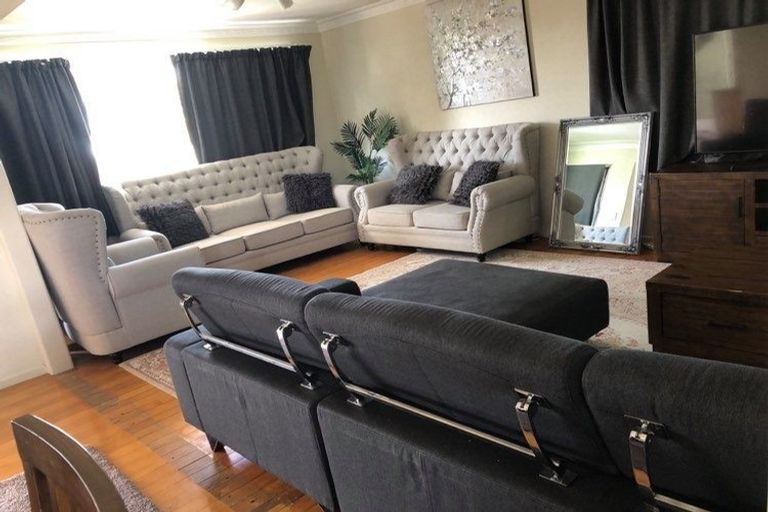 Photo of property in 18 Renwick Street, Papakura, 2110
