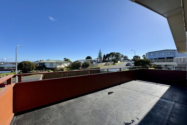 Photo of property in 16 Carole Crescent, Pakuranga, Auckland, 2010