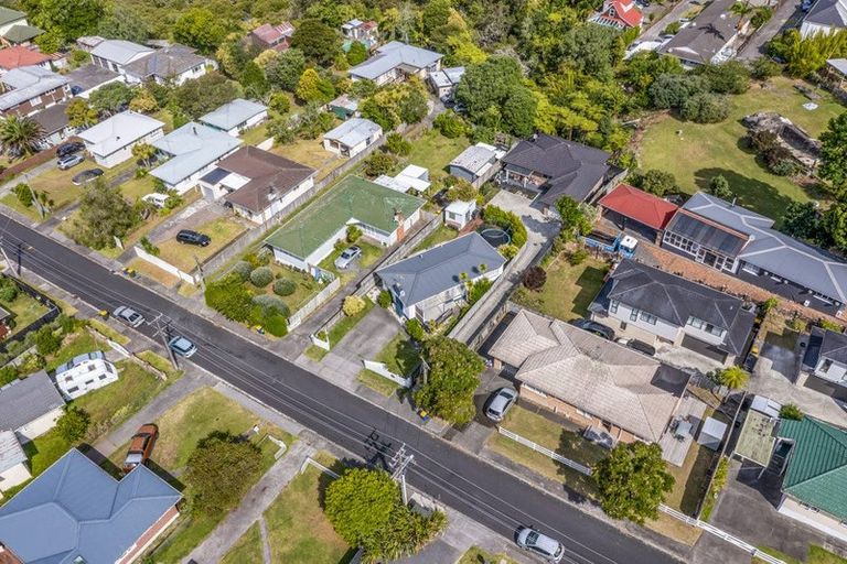 Photo of property in 1c Kuaka Place, New Lynn, Auckland, 0600