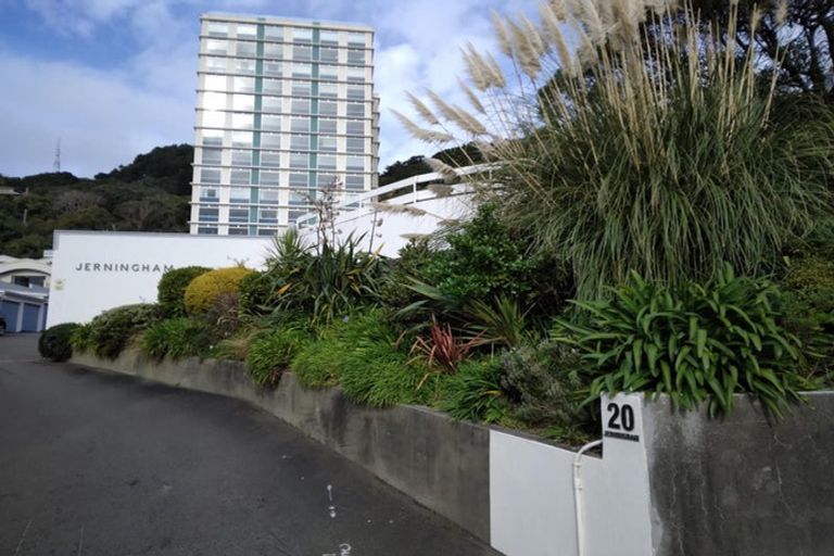 Photo of property in Jerningham Apartments, 20 Oriental Terrace, Oriental Bay, Wellington, 6011