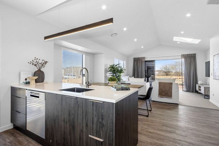 Photo of property in 205 Mairehau Road, Burwood, Christchurch, 8083