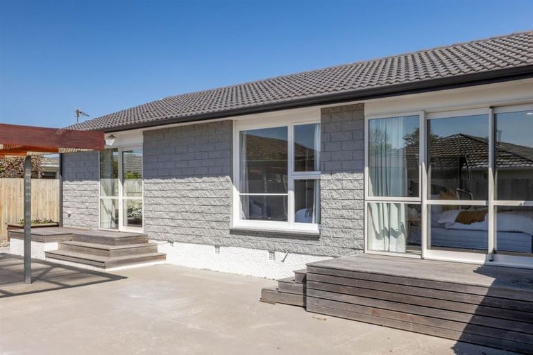 Photo of property in 7 Farnborough Street, Aranui, Christchurch, 8061