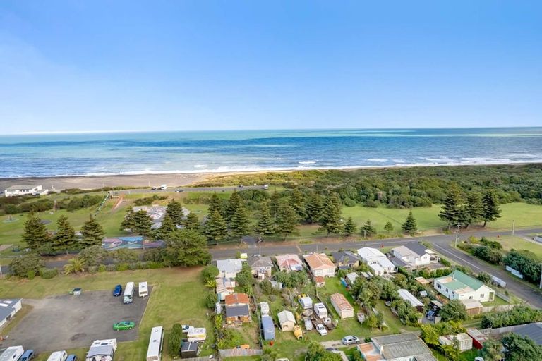 Photo of property in 36 Karaka Street, Castlecliff, Wanganui, 4501