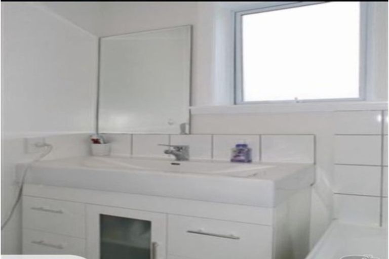 Photo of property in 106 Broderick Road, Johnsonville, Wellington, 6037