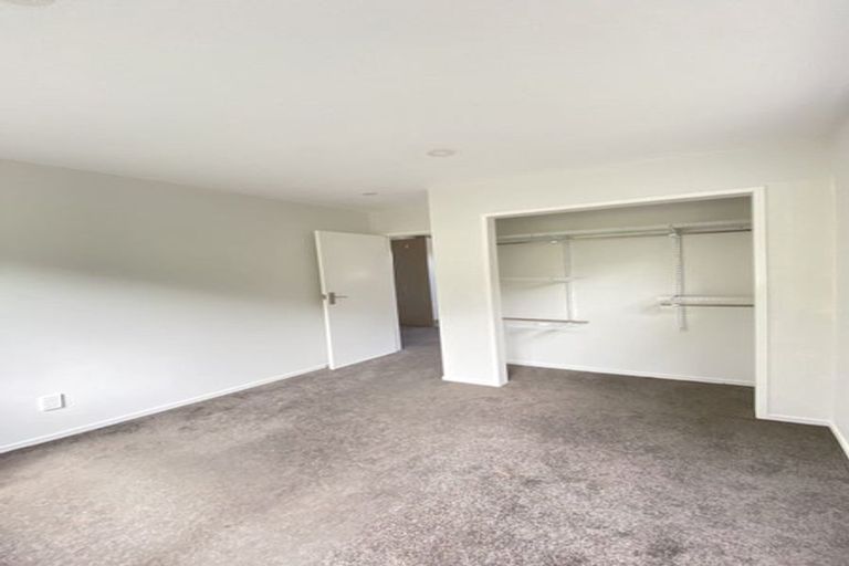 Photo of property in 27 Finn Place, Totara Vale, Auckland, 0629