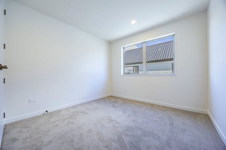 Photo of property in 2 Kartolina Crescent, Kumeu, 0810