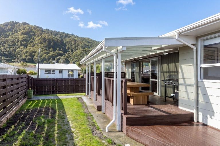 Photo of property in 14 Harvard Grove, Totara Park, Upper Hutt, 5018