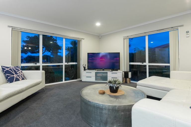 Photo of property in 302 Gravatt Road, Papamoa Beach, Papamoa, 3118