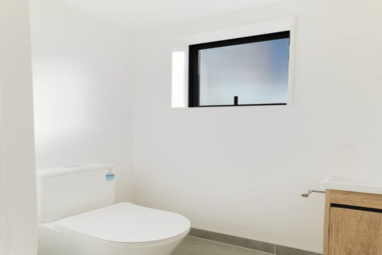 Photo of property in 3/4 Serjeant Street, Henderson, Auckland, 0612
