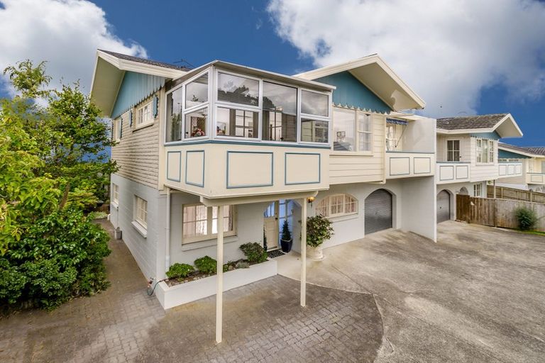 Photo of property in 1/209 Onewa Road, Birkenhead, Auckland, 0626