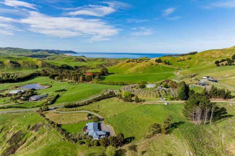 Photo of property in 30 Waipuka Road, Waimarama, Havelock North, 4294