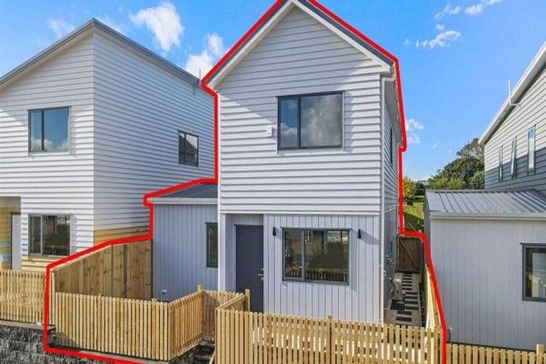 Photo of property in 9 Farranfore Road, Opaheke, Papakura, 2113