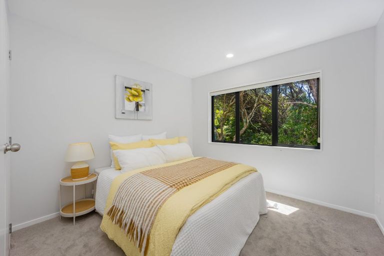 Photo of property in 254a Whangaparaoa Road, Red Beach, 0932