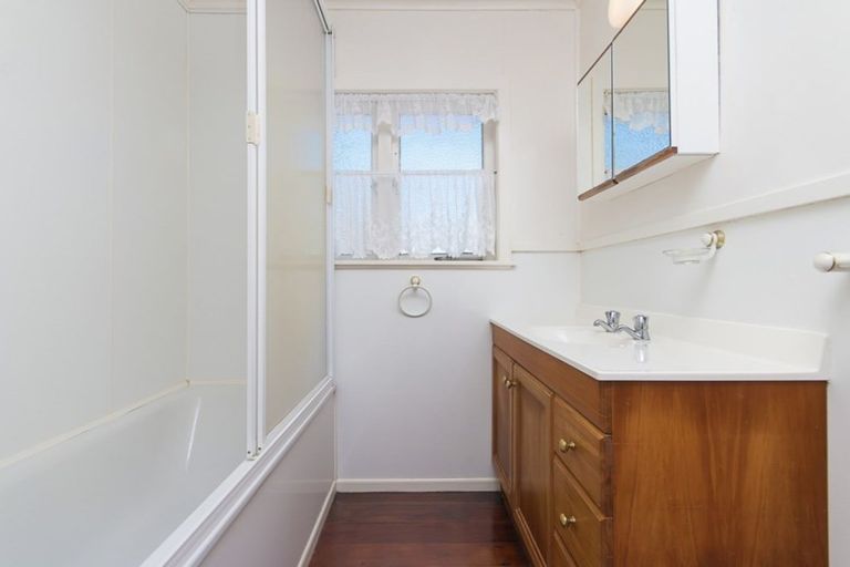 Photo of property in 64 Blake Road, Pukekohe, 2120