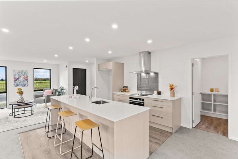 Photo of property in 19 Ellmers Street, Woodend, 7691