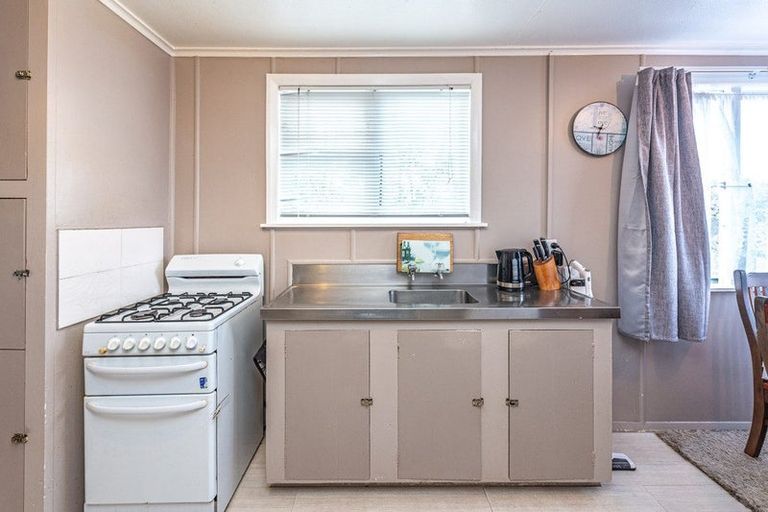 Photo of property in 51 Kowhai Street, Castlecliff, Whanganui, 4501