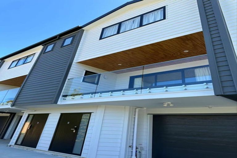 Photo of property in 113c Sycamore Drive, Sunnynook, Auckland, 0620