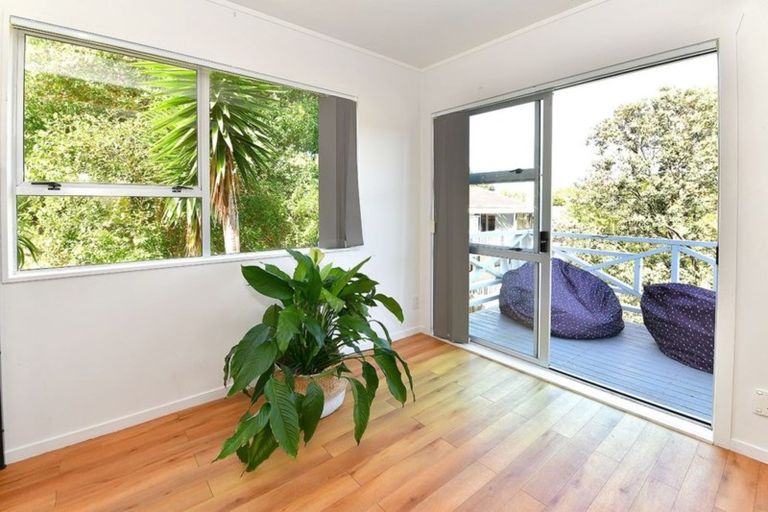 Photo of property in 1/70 Glamorgan Drive, Torbay, Auckland, 0630