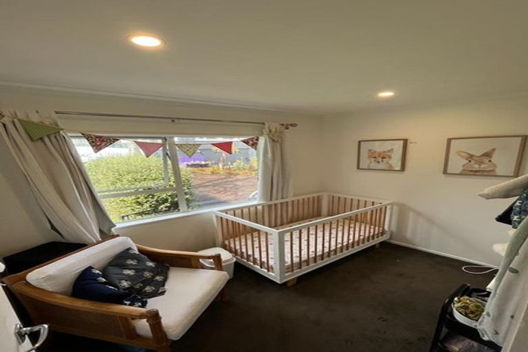 Photo of property in 25 Tawa Road, Te Atatu Peninsula, Auckland, 0610