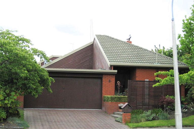 Photo of property in 31 Hawkswood Place, Avonhead, Christchurch, 8042