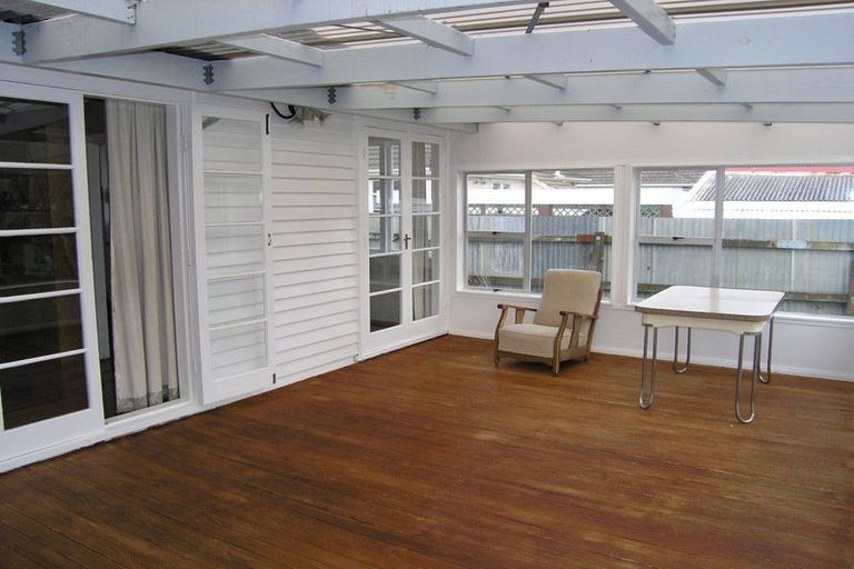 Photo of property in 27 Atiawa Crescent, Waiwhetu, Lower Hutt, 5010