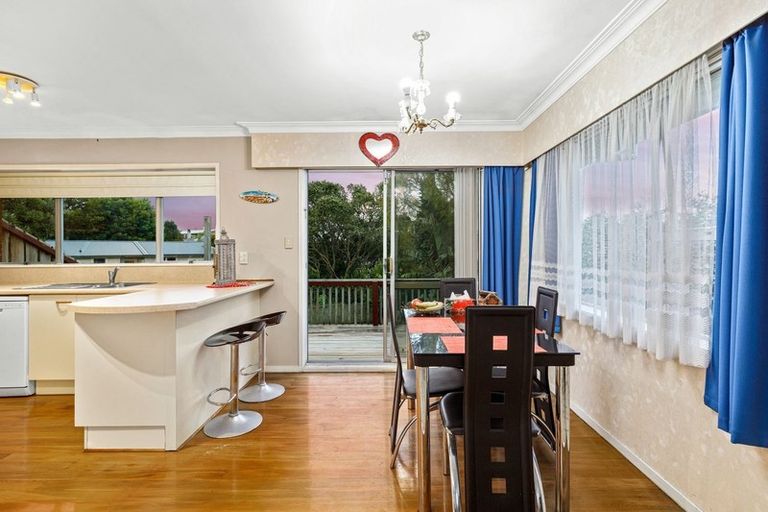 Photo of property in 24 Hartley Terrace, Massey, Auckland, 0614