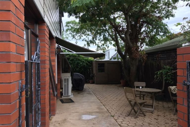 Photo of property in 5 Kingham Place, Avonhead, Christchurch, 8042