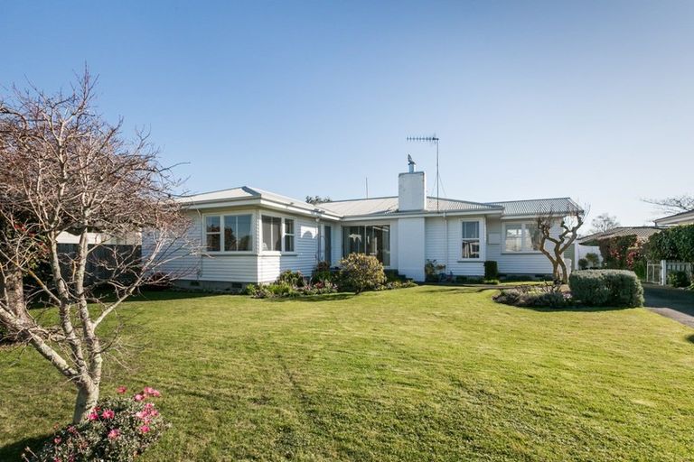 Photo of property in 18 Pembroke Street, Taradale, Napier, 4112