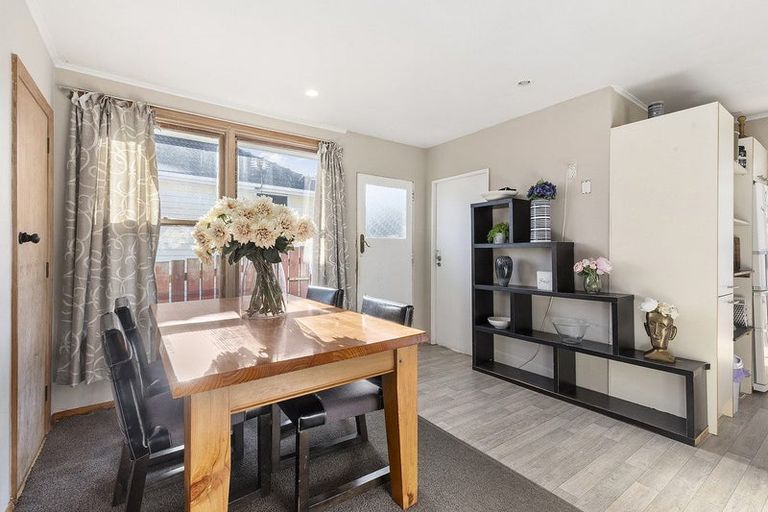 Photo of property in 17 Dimock Street, Titahi Bay, Porirua, 5022